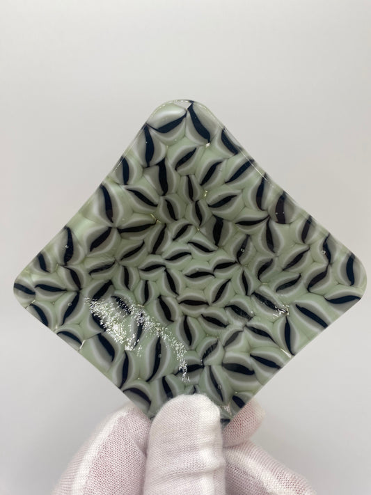 Gray and White Cat Eye Murrine Plate (small)