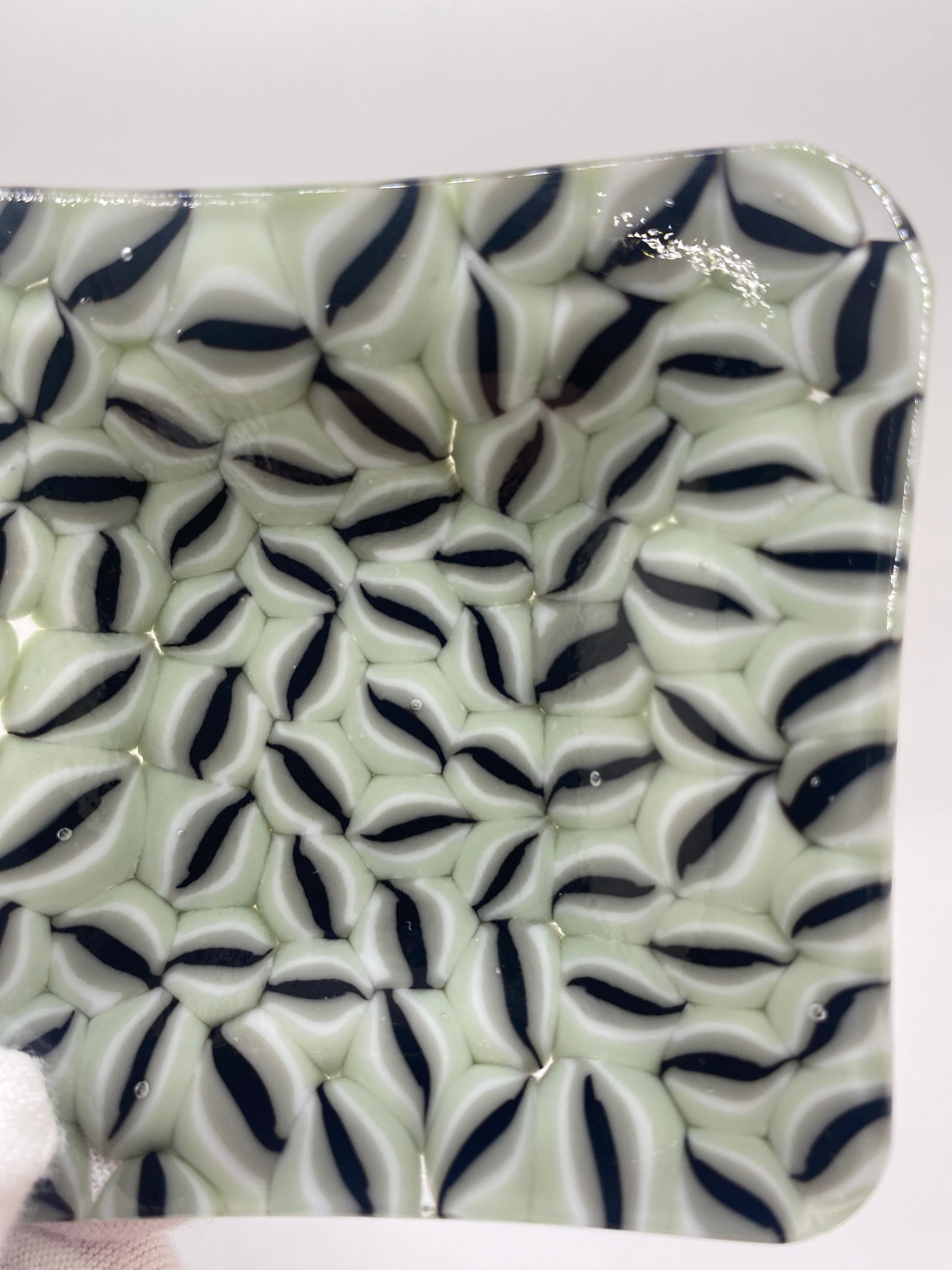 Gray and White Cat Eye Murrine Plate (small)